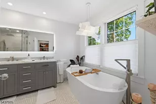 307 N Farview Ave, Paramus, NJ 07652 - Photo 24
