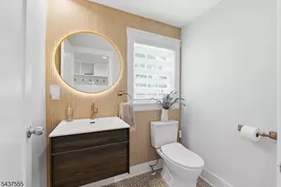 307 N Farview Ave, Paramus, NJ 07652 - Photo 16