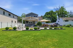 307 N Farview Ave, Paramus, NJ 07652 - Photo 46