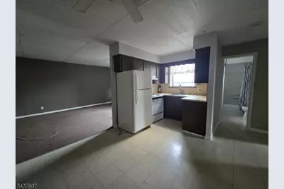 573 Van Houten Ave #3, Clifton, NJ 07013 - Photo 2