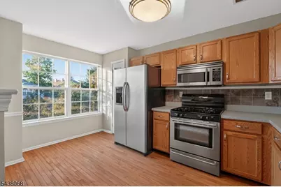 27 Woodlake Dr, Sayreville, NJ 08859 - Photo 14