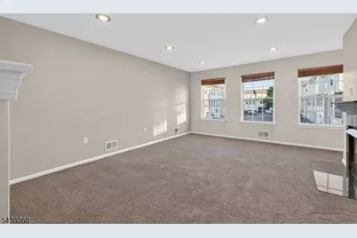 27 Woodlake Dr, Sayreville, NJ 08859 - Photo 10