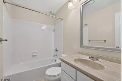 27 Woodlake Dr, Sayreville, NJ 08859 - Photo 22