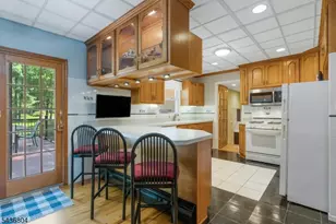 78 Bernard St, Branchburg Township, NJ 08876 - Photo 16