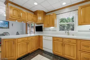 78 Bernard St, Branchburg Township, NJ 08876 - Photo 18