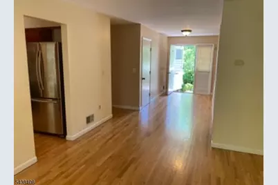 8 Stockton Ct, Parsippany, NJ 07950 - Photo 10