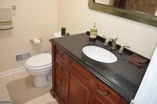 8 Stockton Ct, Parsippany, NJ 07950 - Photo 18