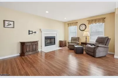 2 Caleb Ct, Hardyston Township, NJ 07419 - Photo 4