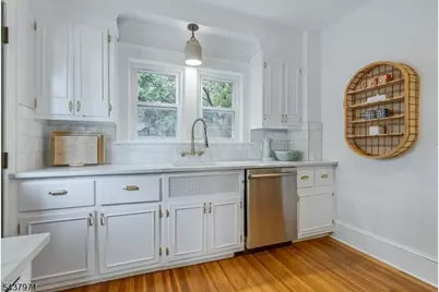 40 Comley Pl, Bloomfield, NJ 07003 - Photo 16
