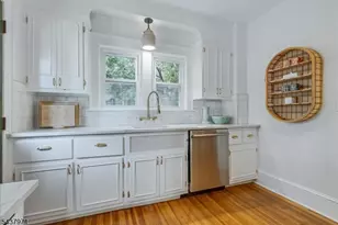 40 Comley Pl, Bloomfield, NJ 07003 - Photo 16