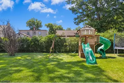 329 Maplewood Ave, Kenilworth, NJ 07033 - Photo 22