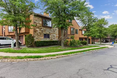 36 Hickory Hill Ct, Rockaway Township, NJ 07866 - Photo 2