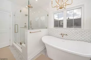 14 Holmes Oval, New Providence, NJ 07974 - Photo 4