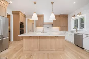 14 Holmes Oval, New Providence, NJ 07974 - Photo 2