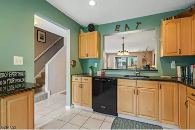 129 Woodward Ln, Bernards Township, NJ 07920 - Photo 10