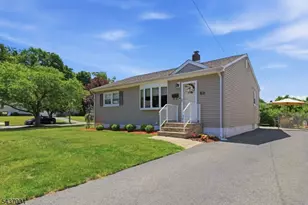 29 Corsi Rd, Bloomfield, NJ 07003 - Photo 2