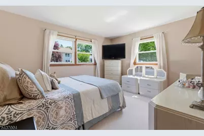 29 Corsi Rd, Bloomfield, NJ 07003 - Photo 12
