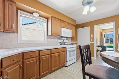 29 Corsi Rd, Bloomfield, NJ 07003 - Photo 10