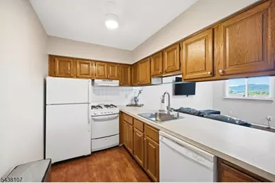 6 Brandywine Ct #2, Vernon, NJ 07462 - Photo 4