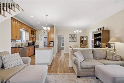 253 Essex St, Long Hill Township, NJ 07980 - Photo 4