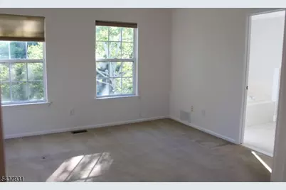 19 Cummington Ln, Raritan Township, NJ 08822 - Photo 10