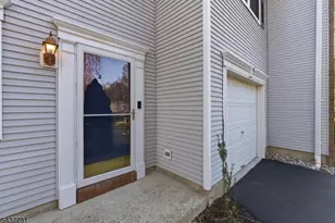 42 Pond Hollow Dr, Jefferson Township, NJ 07438 - Photo 2