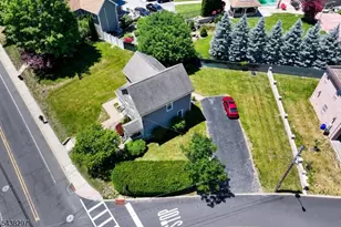138 Hamburg Turnpike, Bloomingdale, NJ 07403 - Photo 20