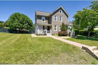 138 Hamburg Tpke, Bloomingdale, NJ 07403 - Photo 2