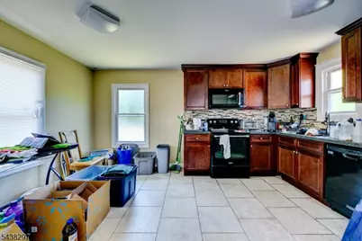 138 Hamburg Tpke, Bloomingdale, NJ 07403 - Photo 8