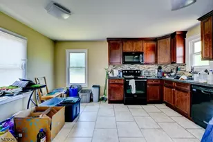 138 Hamburg Turnpike, Bloomingdale, NJ 07403 - Photo 8