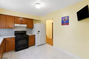 1109 Essex Ave, Linden, NJ 07036 - Photo 16