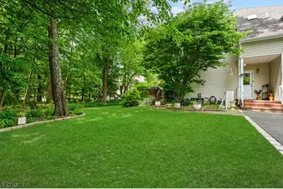 38 Canterbury Rd, Denville Twp., NJ 07834 - Photo 30