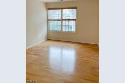 511 Kensington Ln, Livingston, NJ 07039 - Photo 12