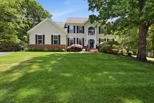 7 Donna Ln, Mount Olive, NJ 07836 - Photo 2