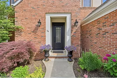 14 Bluffs Ct, Hamburg, NJ 07419 - Photo 2