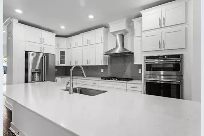 17 Kelsch Dr, Morris Plains, NJ 07950 - Photo 10