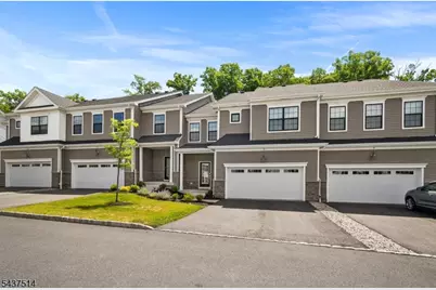 17 Kelsch Dr, Morris Plains, NJ 07950 - Photo 2