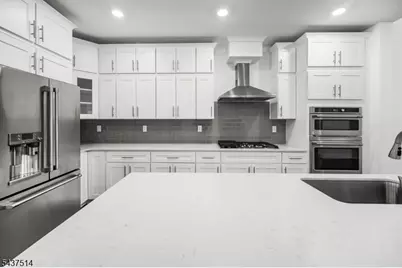 17 Kelsch Dr, Morris Plains, NJ 07950 - Photo 20