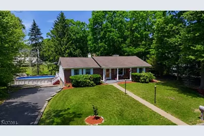 16 Windsor Dr, Jefferson Township, NJ 07438 - Photo 4