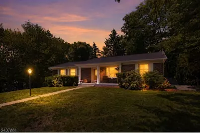 16 Windsor Dr, Jefferson Township, NJ 07438 - Photo 2