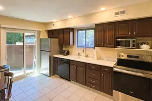 498 Auten Rd 2D, Hillsborough Township, NJ 08844 - Photo 10