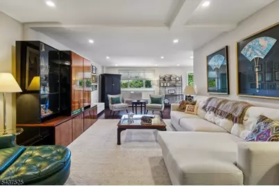 11 Euclid Ave #6C, Summit, NJ 07901 - Photo 6