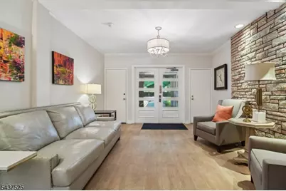 11 Euclid Ave #6C, Summit, NJ 07901 - Photo 2