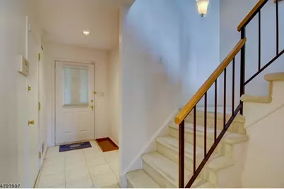 152 Bonney Ct, Bridgewater, NJ 08807 - Photo 4