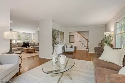 22 Ridge Dr W., Berkeley Heights Township, NJ 07922 - Photo 4