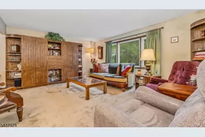 5 Hibbler Rd, Clinton Township, NJ 08833 - Photo 2