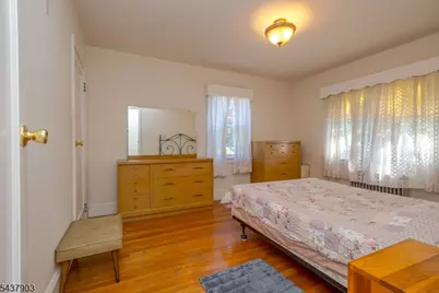 137 Valpeck Ave, Raritan, NJ 08869 - Photo 10