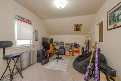 137 Valpeck Ave, Raritan, NJ 08869 - Photo 14