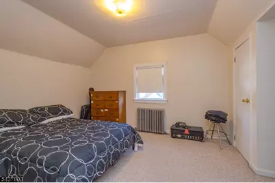 137 Valpeck Ave, Raritan, NJ 08869 - Photo 12