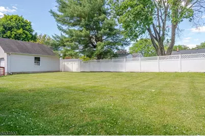 137 Valpeck Ave, Raritan, NJ 08869 - Photo 20